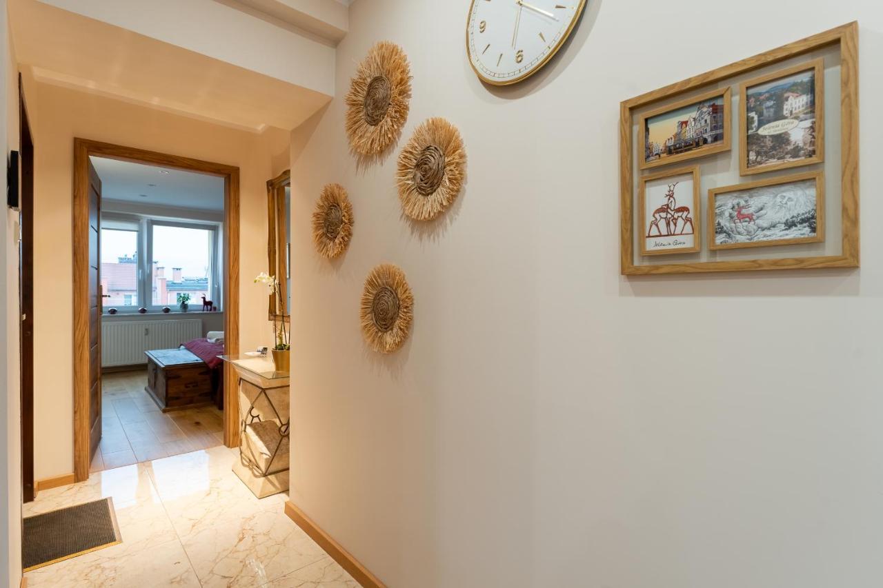 Apartament Zloty Jelonek - 4 Osobowy Na Placu Ratuszowym - Space Apart Jelenia Góra Esterno foto