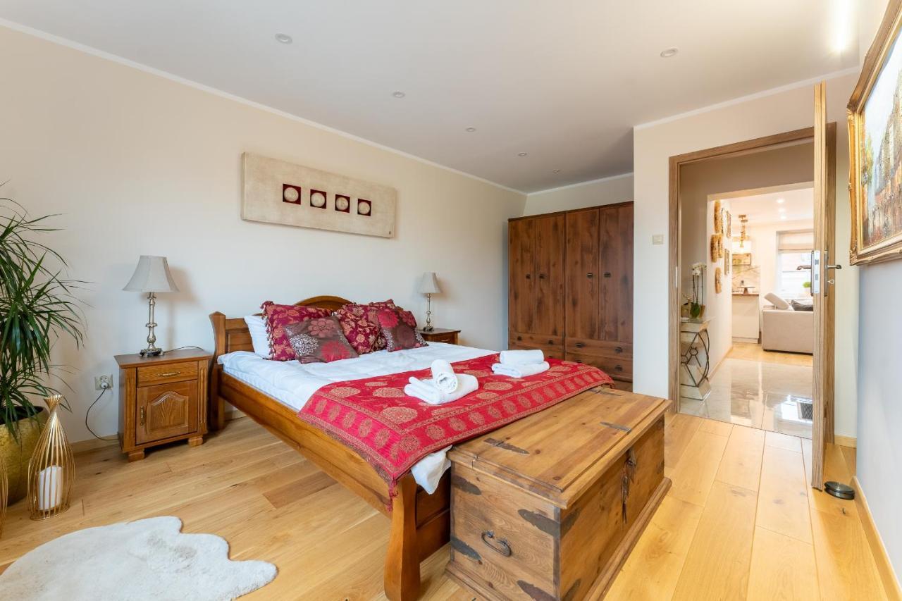 Apartament Zloty Jelonek - 4 Osobowy Na Placu Ratuszowym - Space Apart Jelenia Góra Esterno foto
